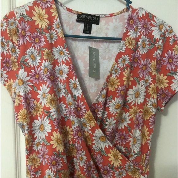 Plus size forever 21 cropped top floral pink color size 1x - Picture 2 of 5